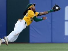 Joshua Croda Grauer (testículo), do atletismo, passou por uma cirurgia de emergência