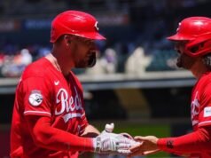 Reds home run 4 vezes para vencer a série contra Rockies