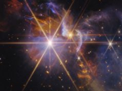 Fogos de artifício cósmicos enquanto estrelas bebês celebram sua liberdade na impressionante foto do Telescópio Espacial James Webb, 3 de julho de 2026