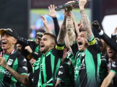 O magnata imobiliário Harry Stamoulis saiu para comprar o clube da A-League