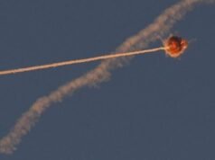 As defesas aéreas do Kuwait respondem a ataques hostis de drones após um ataque iraniano
