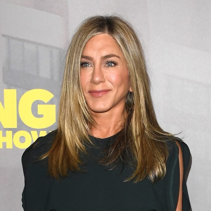 Jennifer Aniston compartilha fotos das férias de verão com o namorado Jim Curtis Jennifer Aniston compartilha fotos das férias de verão com o namorado Jim Curtis
