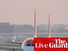 Apollo Gate interrompe venda da easyJet com oferta pública de aquisição surpresa de £ 5,7 bilhões – negócios ao vivo | Negócios