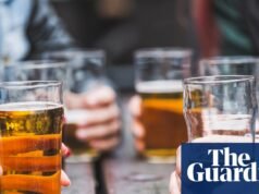 Grandes cervejarias ‘enganam os bebedores’ sobre credenciais de cerveja artesanal, diz Camra | Indústria hoteleira