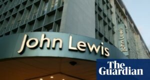 Centenas de empregos em risco enquanto John Lewis anuncia fechamento de serviços nas lojas | John Lewis