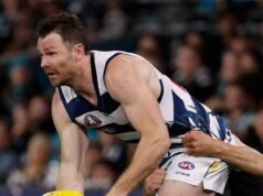 A estrela de Geelong, Patrick Dangerfield, concordou com um contrato de um ano que o manterá jogando até 2027.