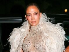 Jennifer Lopez usa 400 quilates de diamantes em festa de 57 anos