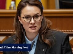 O primeiro-ministro da Ucrânia renunciou quando Zelensky anunciou uma remodelação governamental.