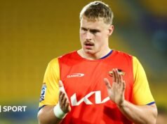 Tom Allen: Scarlets assinam bloqueio Sub-20 da Nova Zelândia contra furacões