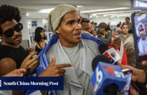 O artista dissidente cubano Otero Alcantara desembarcou no exílio nos EUA.