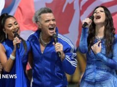 Robbie Williams, Tom Cruise e Jennifer Hudson estão entre as estrelas da cerimônia de encerramento da Copa do Mundo.