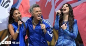 Robbie Williams, Tom Cruise e Jennifer Hudson estão entre as estrelas da cerimônia de encerramento da Copa do Mundo.
