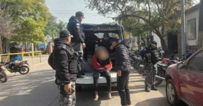Detenção de um homem no Libertador General San Martin depois de tentar escapar Detenção de um homem no Libertador General San Martin depois de tentar escapar