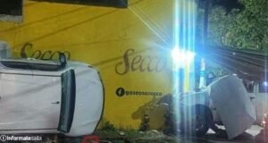 Um acidente de carro causou danos significativos em Campo Quijano