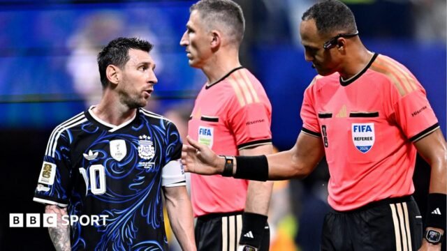Fui árbitro da Copa do Mundo – prometo que não há preconceito. Fui árbitro da Copa do Mundo – prometo que não há preconceito.