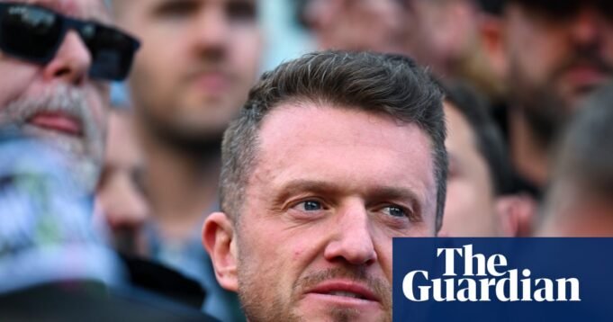 A fundação da família de Elon Musk trouxe Tommy Robinson para a Rússia, diz o pai de Musk | Tommy Robinson A fundação da família de Elon Musk trouxe Tommy Robinson para a Rússia, diz o pai de Musk | Tommy Robinson