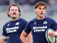 A Escócia deveria manter Finn Russell na reserva contra a África do Sul?