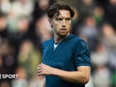 Elliott Watt, do Motherwell, foi banido por comentários feitos após o jogo com o Celtic