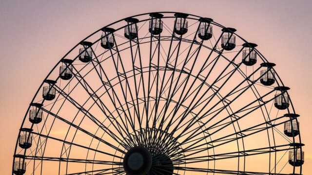 662d48ea-gillian_pier_ride.jpg