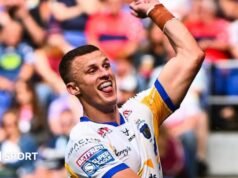 Ash Handley: O capitão do Leeds Rhinos descansou três semanas após a cirurgia