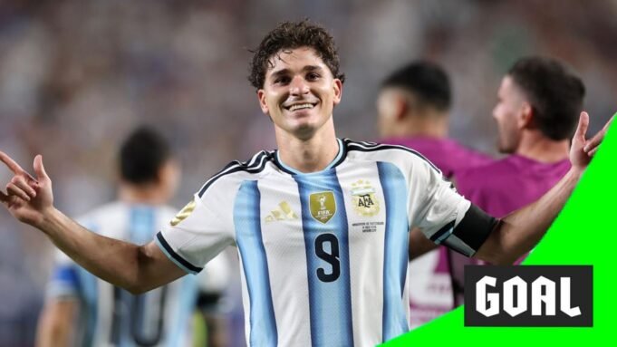 O chute impressionante de Alvarez deu à Argentina a vantagem contra a Suíça, que estava com 10 jogadores.