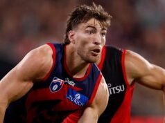 A lenda de Melbourne está de volta aos treinos com possível retorno às finais