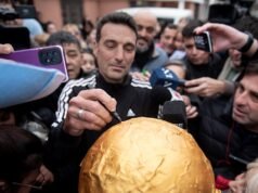 O que resta depois de ser campeão e vice-campeão mundial, a pergunta que Scaloni se faz para definir se fica ou vai
