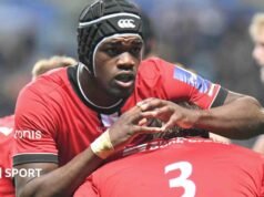 Obinna Nkwocha: Exeter contrata Worcester Warriors para a próxima temporada