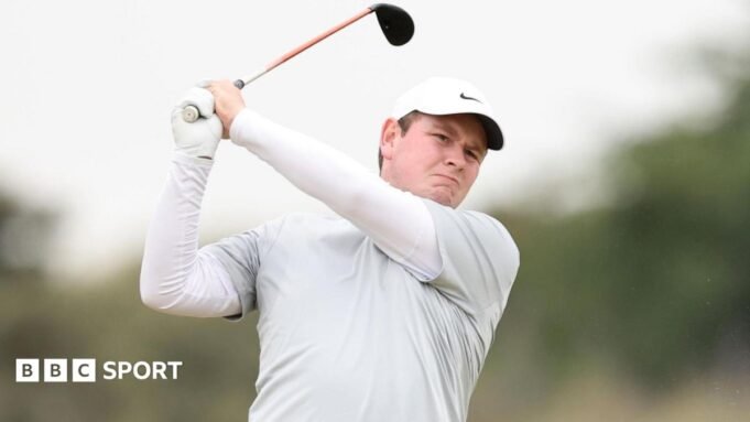 Aberto da Escócia: Bob McIntyre e Matt Fitzpatrick assumem a liderança após atraso na terceira rodada Aberto da Escócia: Bob McIntyre e Matt Fitzpatrick assumem a liderança após atraso na terceira rodada