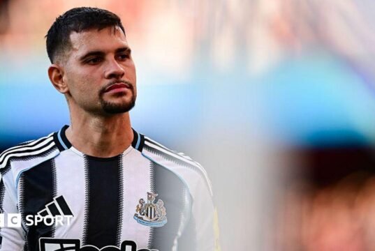 Newcastle: O que se passa na dúvida sobre o futuro de Bruno Gomaris?