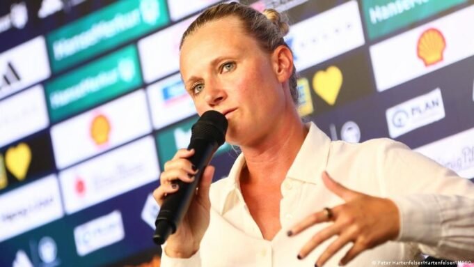 Kathleen Krüger assume o cargo de chefe de esportes de Hamburgo. Kathleen Krüger assume o cargo de chefe de esportes de Hamburgo.