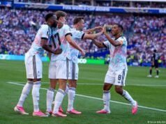 Bélgica nocauteia EUA Eliminados da Copa do Mundo após conflito em Balogun