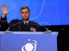 Se uma guerra espacial eclodir, “nenhum de nós poderá evitar a zona de guerra”, advertiu o chefe cessante da Força Espacial num discurso público final.