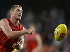 Técnico do Suns desafia classe média a superar o funk da AFL