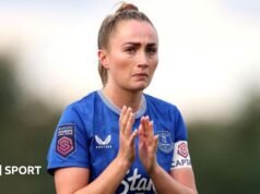 Megan Finnegan: A capitã do Everton assinou uma extensão de um ano com o clube WSL.