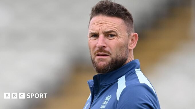 Brendon McCullum: O técnico demitido do teste da Inglaterra pede desculpas pelos resultados