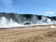 Um incêndio iniciado por equipamento agrícola é extinto perto de Gales Creek.