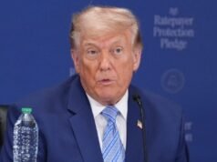 Trump defende data centers à medida que se expande a promessa de “pagar de volta”