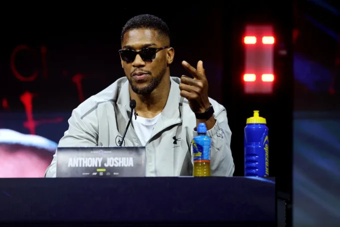 Anthony Joshua sobre as lições que aprendeu com Oleksandr Usk. Anthony Joshua sobre as lições que aprendeu com Oleksandr Usk.