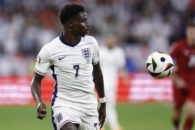 Bukayo Saka completa dois gols na vitória da Inglaterra por 4 a 0 sobre a França Bukayo Saka completa dois gols na vitória da Inglaterra por 4 a 0 sobre a França