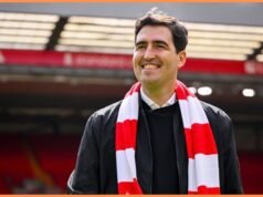 Andoni Iraola no gol do Liverpool