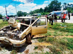 Nove monges morreram em um acidente de minivan