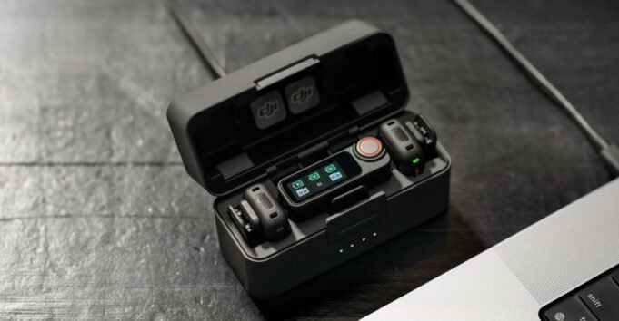 Um pacote duplo dos microfones sem fio mais poderosos da DJI acaba de receber seu primeiro corte de preço