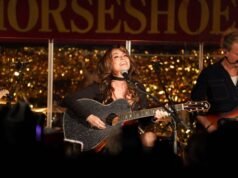 Shania Twain consegue o show dos seus sonhos em um bar de mergulho em Toronto