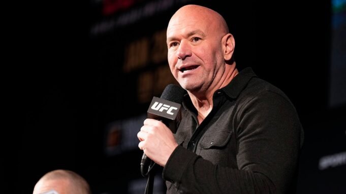 Dana White demite a equipe de produção do UFC por identificar o famoso boxeador Shakur Stevenson como jogador da NBA. Dana White demite a equipe de produção do UFC por identificar o famoso boxeador Shakur Stevenson como jogador da NBA.