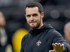 NFL News: Derek Carr revela que várias equipes o contataram sobre um retorno.