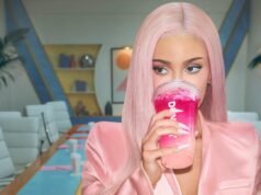 Kylie Jenner revisita a coleção rosa da Dunkin’ da era Kylie Jenner