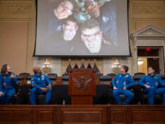 Astronautas lunares Artemis olham para o Capitólio em 6 de julho de 2026