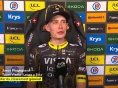 Vingegaard usa camisa amarela no início do Tour de France em Barcelona