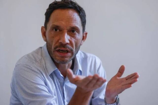 Elecciones-en-la-UNCuyo-denuncian-el-robo-de-un-cartel-en-el-ingreso-al-campus-70.jpg